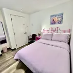 Private Room With Shared Bathroom On The 1St Floor 10 Minutes Walk To University Of Washington