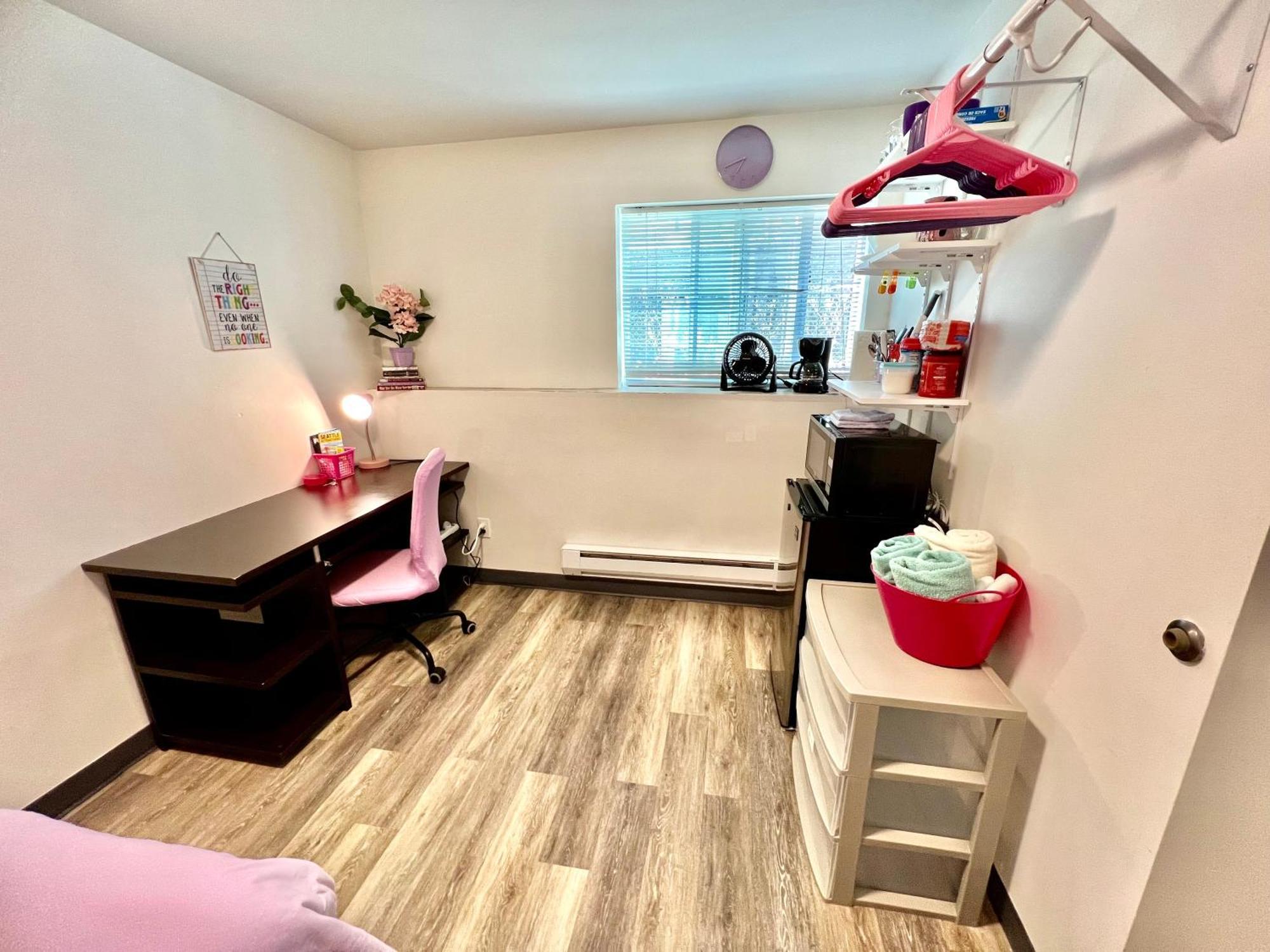 Private With Shared Bathroom On The 1st Floor 10 Minutes Walk To Of Washington Apartment